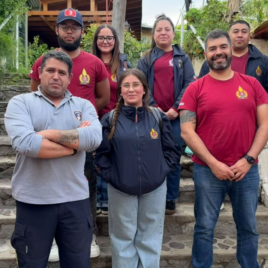Bomberos de la Tercera tras aprobar el curso Riesgos Eléctricos